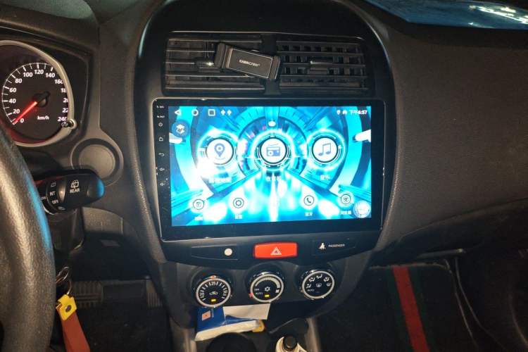 Used Mitsubishi ASX 2015 2.0L CVT Two-Wheel Drive Elite Edition Audio And AC Panel