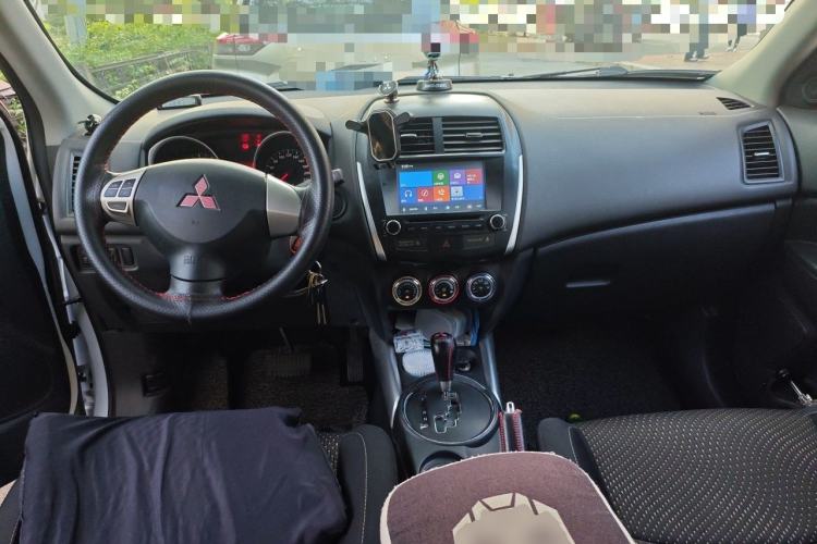 Used Mitsubishi ASX 2015 2.0L CVT Silk Road Commemorative Edition Center Console