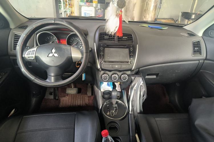 Used Mitsubishi ASX 2015 2.0L CVT Silk Road Commemorative Edition Center Console