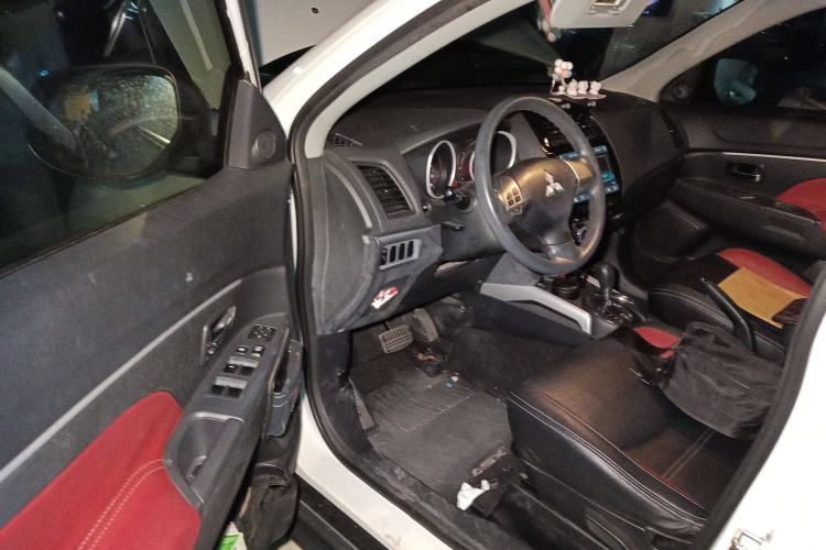 Used Mitsubishi ASX 2015 2.0L CVT Two-Wheel Drive Elite Edition Driver Seat