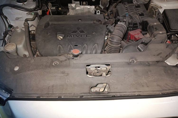Used Mitsubishi ASX 2015 2.0L CVT Two-Wheel Drive Elite Edition Engine Bay