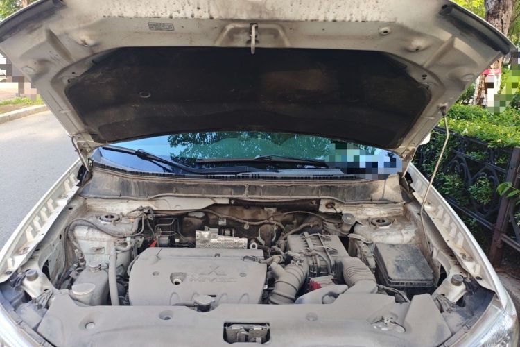 Used Mitsubishi ASX 2015 2.0L CVT Silk Road Commemorative Edition Engine Bay
