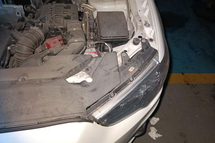 Used Mitsubishi ASX 2015 2.0L CVT Two-Wheel Drive Elite Edition Engine Bay Left