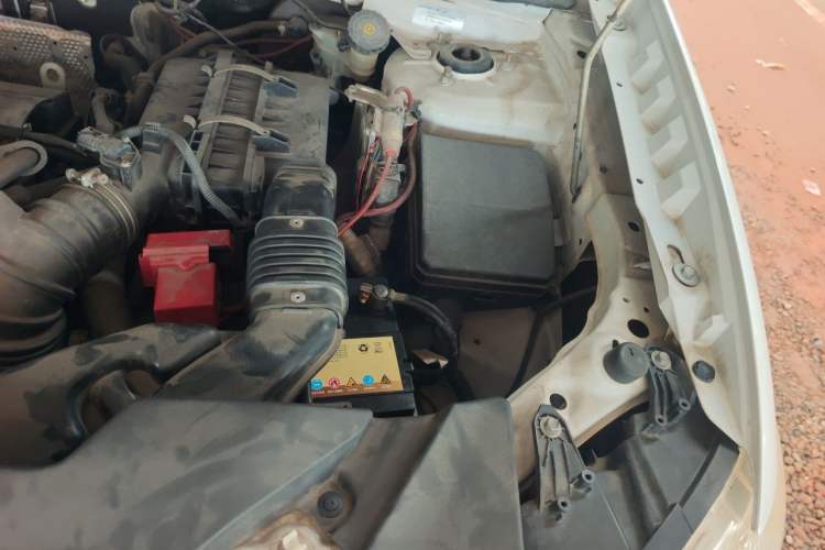 Used Mitsubishi ASX 2015 2.0L CVT Two-Wheel Drive Elite Edition Engine Bay Left