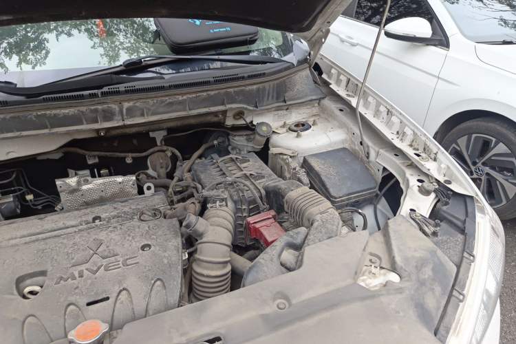 Used Mitsubishi ASX 2015 2.0L CVT Two-Wheel Drive Elite Edition Engine Bay Left
