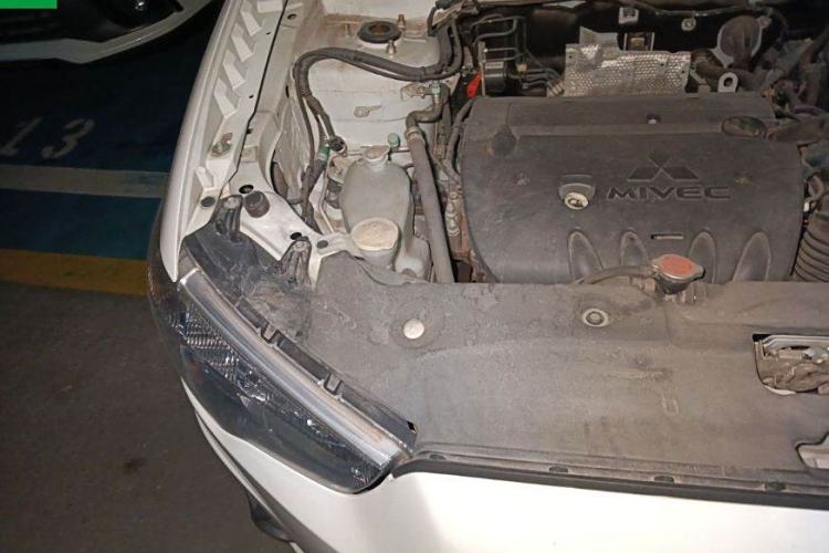 Used Mitsubishi ASX 2015 2.0L CVT Two-Wheel Drive Elite Edition Engine Bay Right