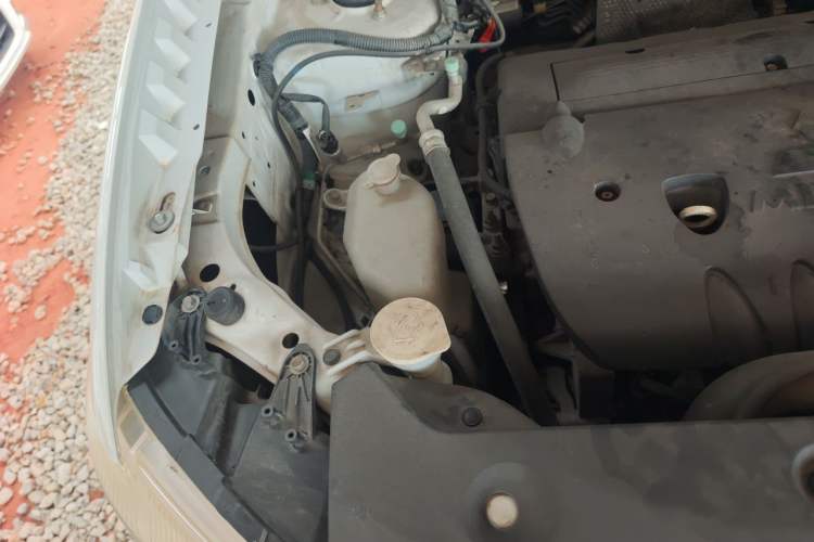Used Mitsubishi ASX 2015 2.0L CVT Two-Wheel Drive Elite Edition Engine Bay Right