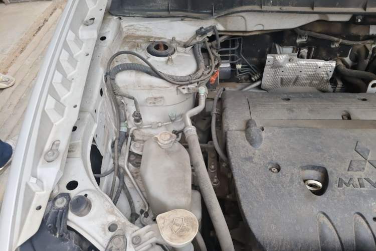 Used Mitsubishi ASX 2015 2.0L CVT Silk Road Commemorative Edition Engine Bay Right