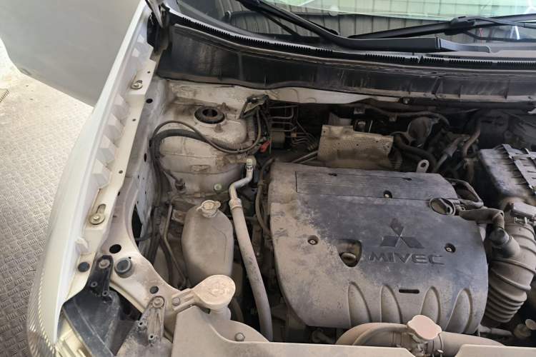 Used Mitsubishi ASX 2015 2.0L CVT Silk Road Commemorative Edition Engine Bay Right