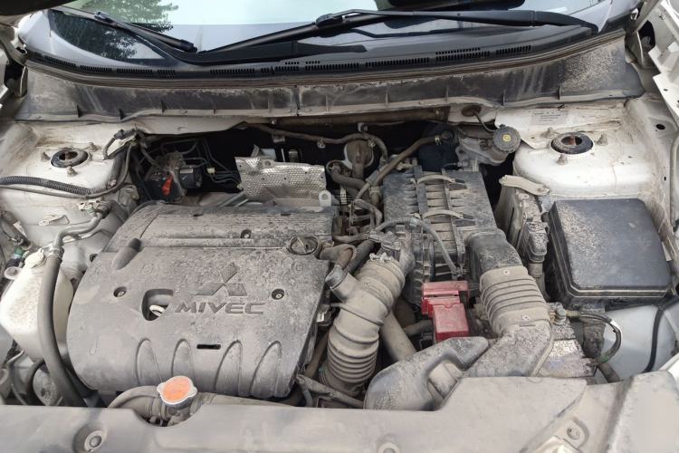 Used Mitsubishi ASX 2015 2.0L CVT Two-Wheel Drive Elite Edition Engine Bay