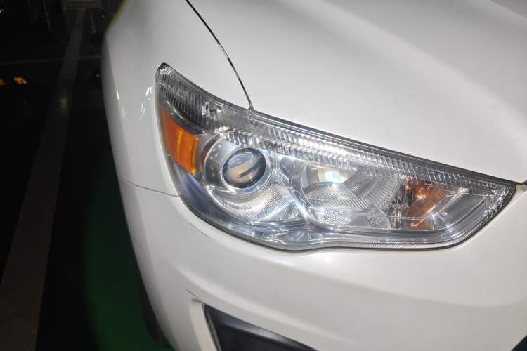 Used Mitsubishi ASX 2015 2.0L CVT Silk Road Commemorative Edition Exterior 6