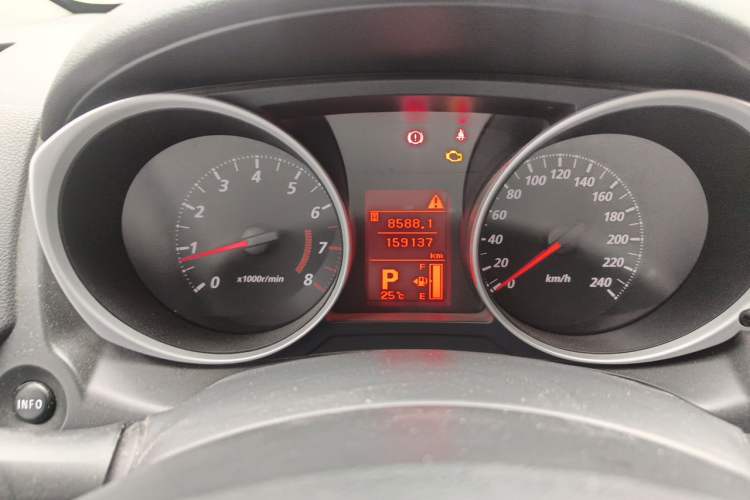 Used Mitsubishi ASX 2015 2.0L CVT Two-Wheel Drive Elite Edition Instrument Cluster