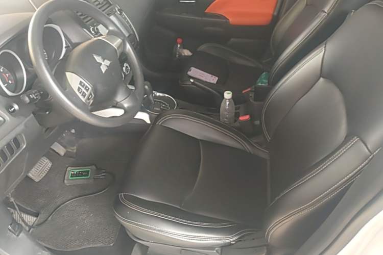 Used Mitsubishi ASX 2015 2.0L CVT Two-Wheel Drive Elite Edition Left Front Seat