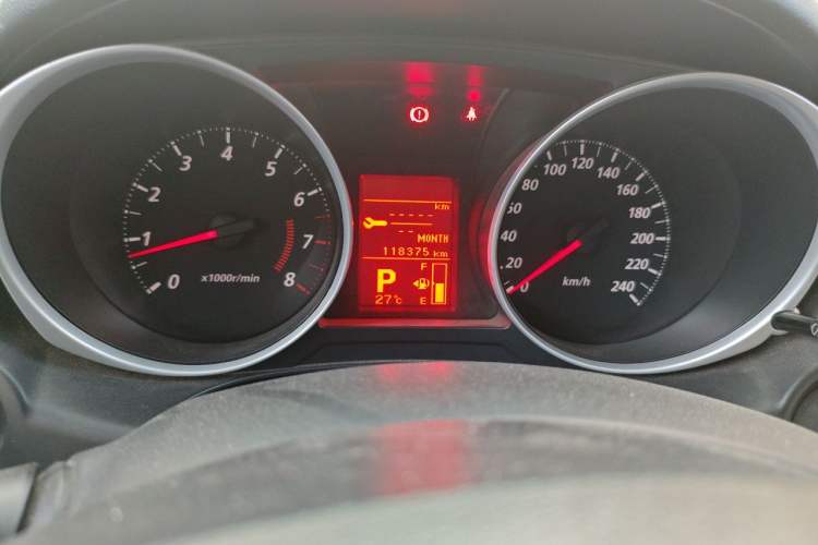 Used Mitsubishi ASX 2015 2.0L CVT Silk Road Commemorative Edition Odometer Close Up