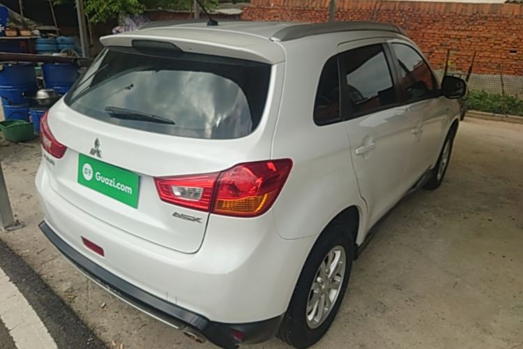 Used Mitsubishi ASX 2015 2.0L CVT Two-Wheel Drive Elite Edition Rear Right 45 Deg