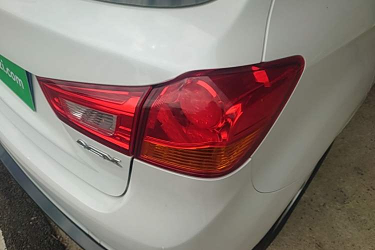 Used Mitsubishi ASX 2015 2.0L CVT Two-Wheel Drive Elite Edition Right Rear Taillight