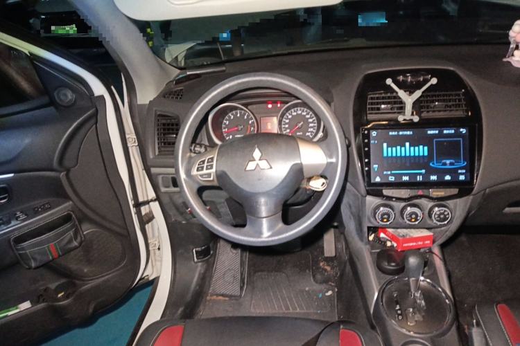 Used Mitsubishi ASX 2015 2.0L CVT Two-Wheel Drive Elite Edition Steering Wheel
