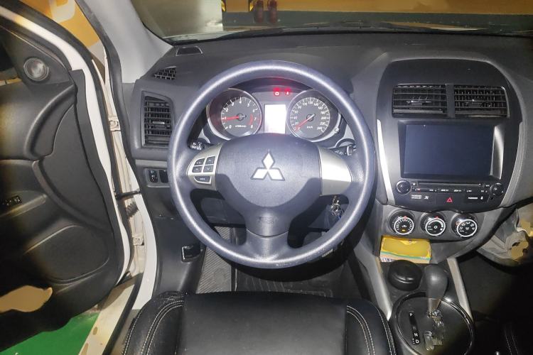 Used Mitsubishi ASX 2015 2.0L CVT Silk Road Commemorative Edition Steering Wheel