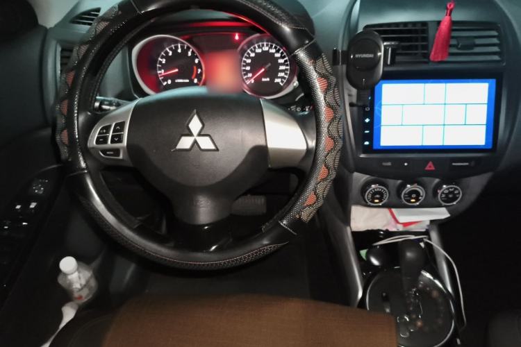 Used Mitsubishi ASX 2015 2.0L CVT Two-Wheel Drive Elite Edition Steering Wheel