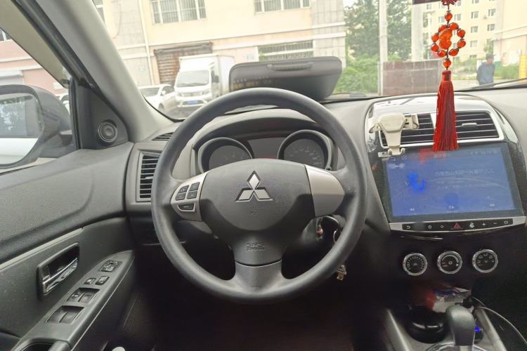 Used Mitsubishi ASX 2015 2.0L CVT Two-Wheel Drive Elite Edition Steering Wheel