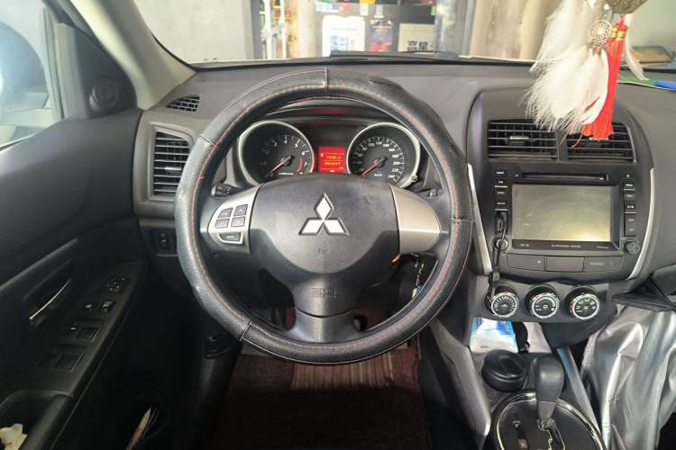 Used Mitsubishi ASX 2015 2.0L CVT Silk Road Commemorative Edition Steering Wheel