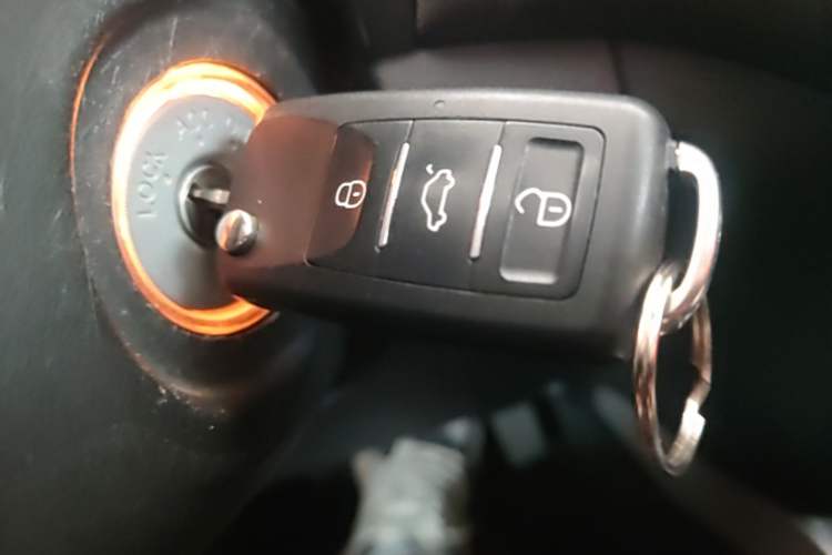 Used Mitsubishi ASX 2015 2.0L CVT Two-Wheel Drive Elite Edition Vehicle Key