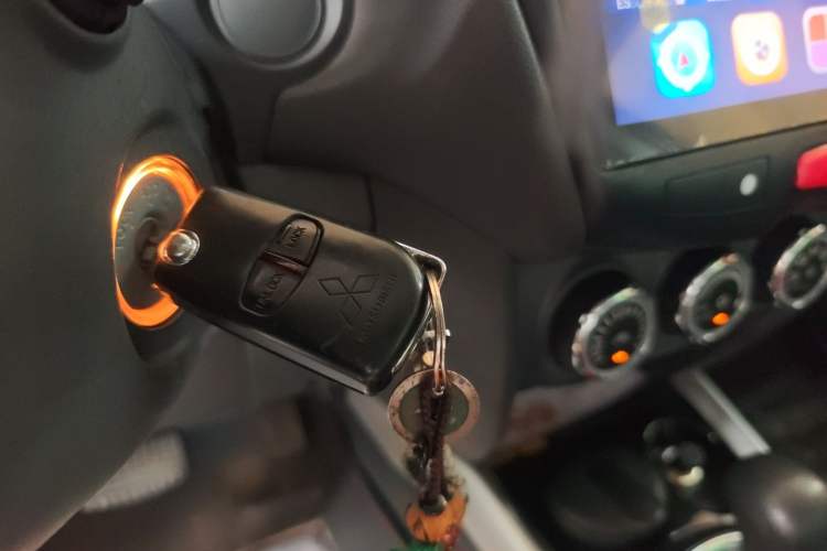Used Mitsubishi ASX 2015 2.0L CVT Two-Wheel Drive Elite Edition Vehicle Key