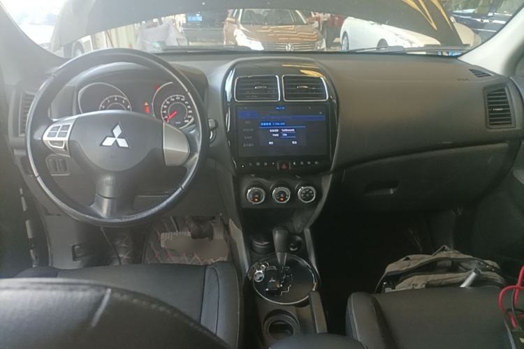 Used Mitsubishi ASX 2016 2.0L CVT Two-Wheel Drive Navigation Edition Center Console
