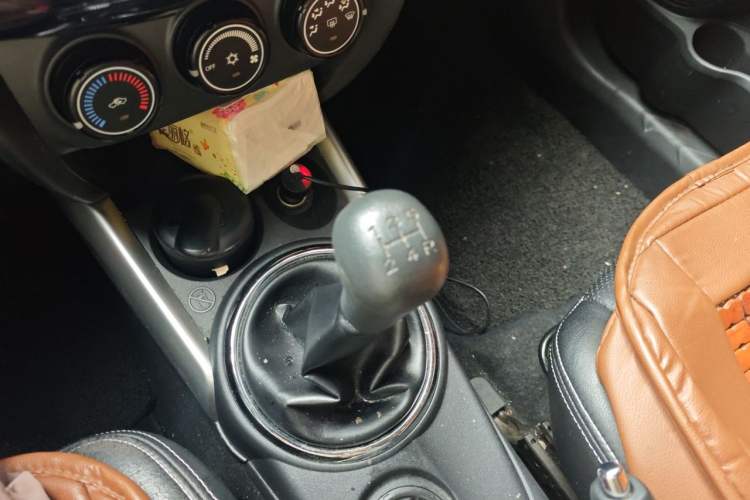 Used Mitsubishi ASX 2016 1.6L Manual Two-Wheel Drive Pioneer Edition Gear Lever