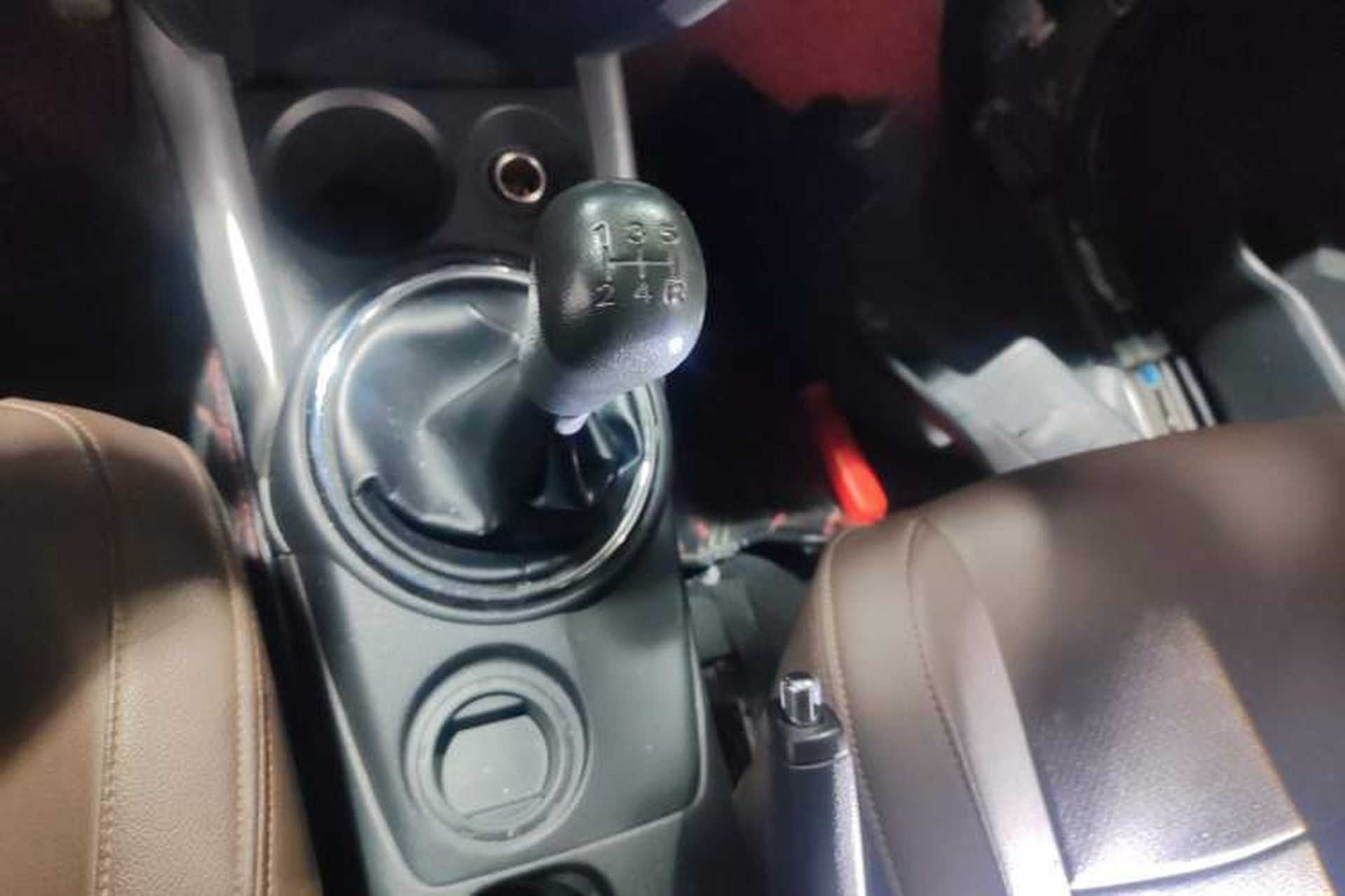 Used Mitsubishi ASX 2016 1.6L Manual Two-Wheel Drive Pioneer Edition Gear Lever