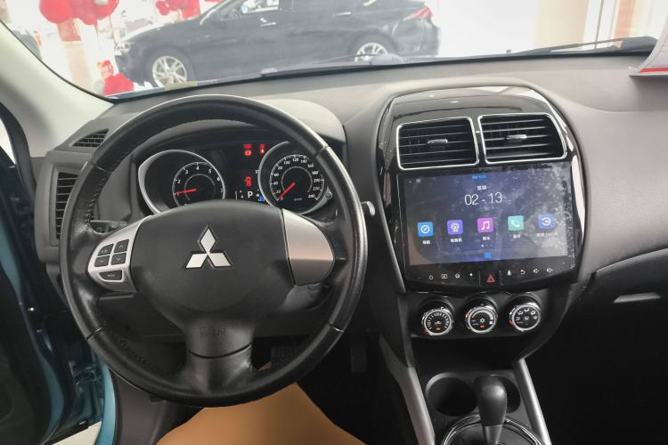 Used Mitsubishi ASX 2016 2.0L CVT Two-Wheel Drive Navigation Edition Center Console