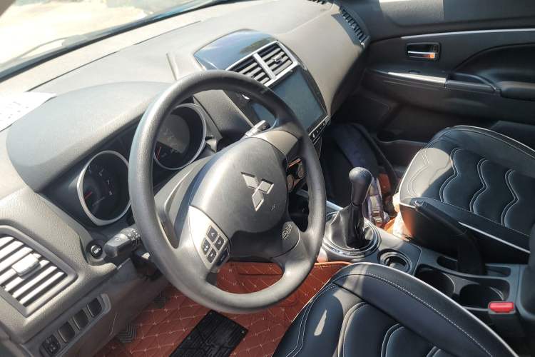Used Mitsubishi ASX 2016 1.6L Manual Two-Wheel Drive Pioneer Edition Steering Wheel