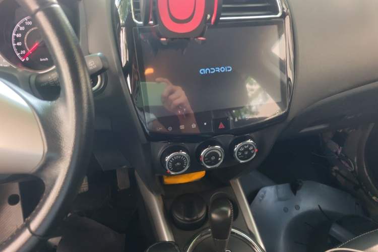 Used Mitsubishi ASX 2016 2.0L CVT Two-Wheel Drive Navigation Edition Audio And AC Panel
