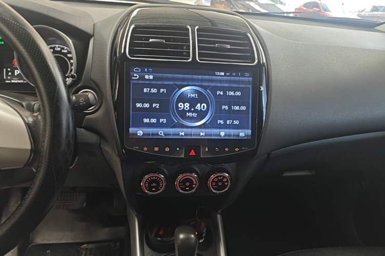 Used Mitsubishi ASX 2016 2.0L CVT Two-Wheel Drive Navigation Edition Audio And AC Panel