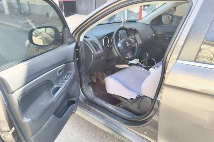 Used Mitsubishi ASX 2016 1.6L Manual Two-Wheel Drive Pioneer Edition Driver Seat
