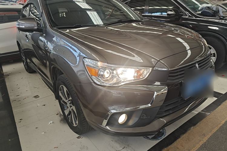 Used Mitsubishi ASX 2016 2.0L CVT Two-Wheel Drive Navigation Edition Front Right 45 Deg