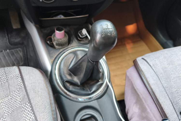 Used Mitsubishi ASX 2016 1.6L Manual Two-Wheel Drive Entry Version Gear Lever