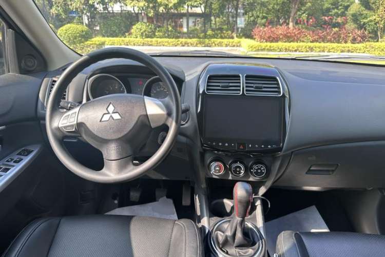 Used Mitsubishi ASX 2016 1.6L Manual Two-Wheel Drive Pioneer Edition Interior 1