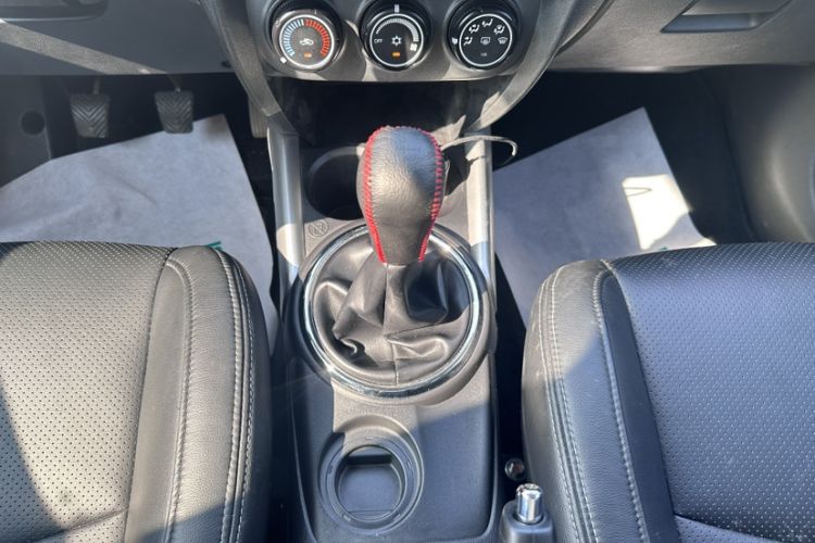 Used Mitsubishi ASX 2016 1.6L Manual Two-Wheel Drive Pioneer Edition Interior 5