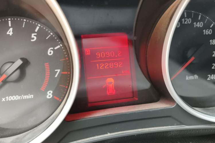 Used Mitsubishi ASX 2016 1.6L Manual Two-Wheel Drive Entry Version Odometer Close Up