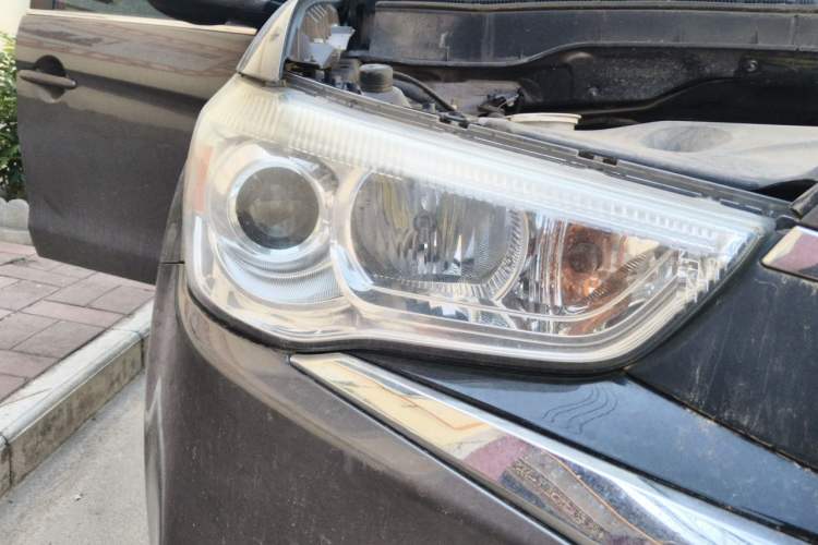 Used Mitsubishi ASX 2016 1.6L Manual Two-Wheel Drive Pioneer Edition Right Front Headlight