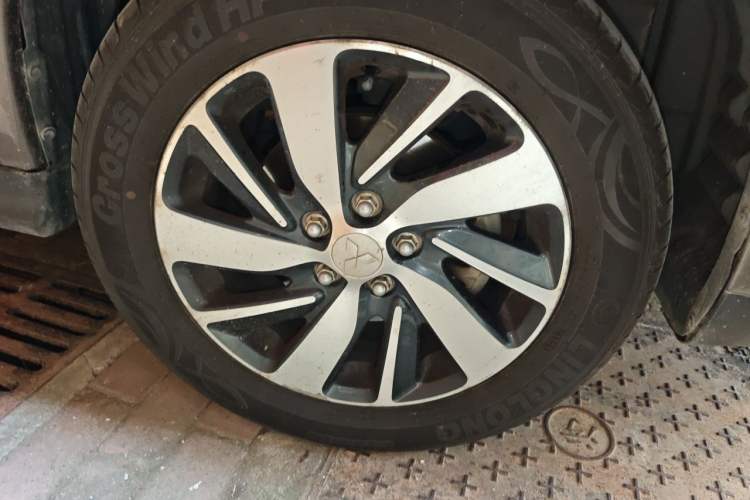 Used Mitsubishi ASX 2016 1.6L Manual Two-Wheel Drive Pioneer Edition Right Front Wheel Hub