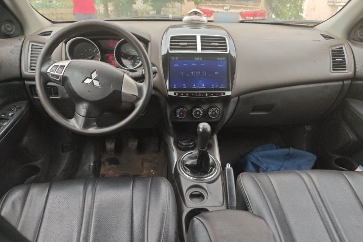 Used Mitsubishi ASX 2016 1.6L Manual Two-Wheel Drive Pioneer Edition Center Console
