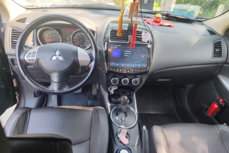 Used Mitsubishi ASX 2016 2.0L CVT Two-Wheel Drive Navigation Edition Center Console