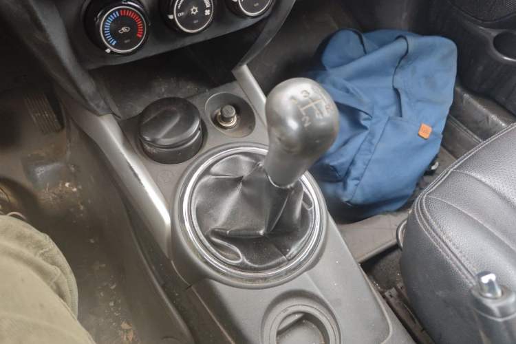 Used Mitsubishi ASX 2016 1.6L Manual Two-Wheel Drive Pioneer Edition Gear Lever