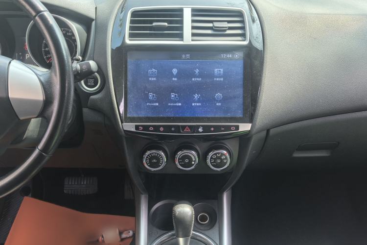 Used Mitsubishi ASX 2016 2.0L CVT Two-Wheel Drive Navigation Edition Audio And AC Panel