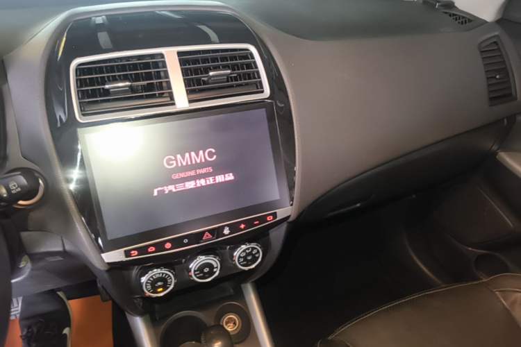 Used Mitsubishi ASX 2016 2.0L CVT Two-Wheel Drive Navigation Edition Audio And AC Panel