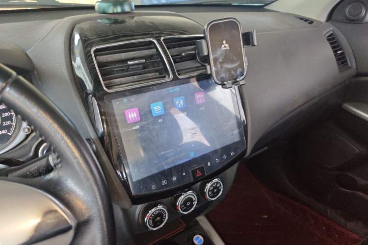 Used Mitsubishi ASX 2016 2.0L CVT Two-Wheel Drive Navigation Edition Audio And AC Panel