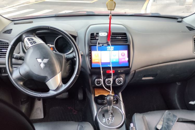 Used Mitsubishi ASX 2016 2.0L CVT Two-Wheel Drive Navigation Edition Center Console