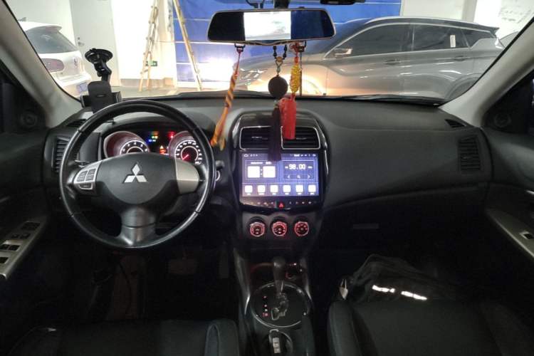 Used Mitsubishi ASX 2016 2.0L CVT Two-Wheel Drive Navigation Edition Center Console